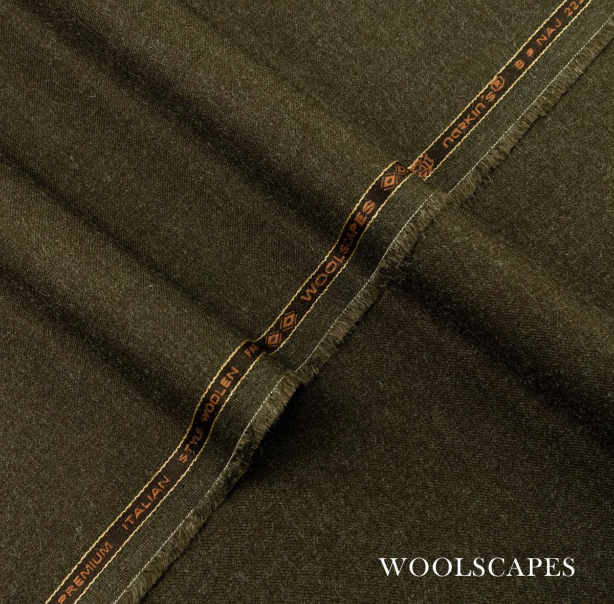 UNIVERSAL WOOL ( DARK MEHNDI)